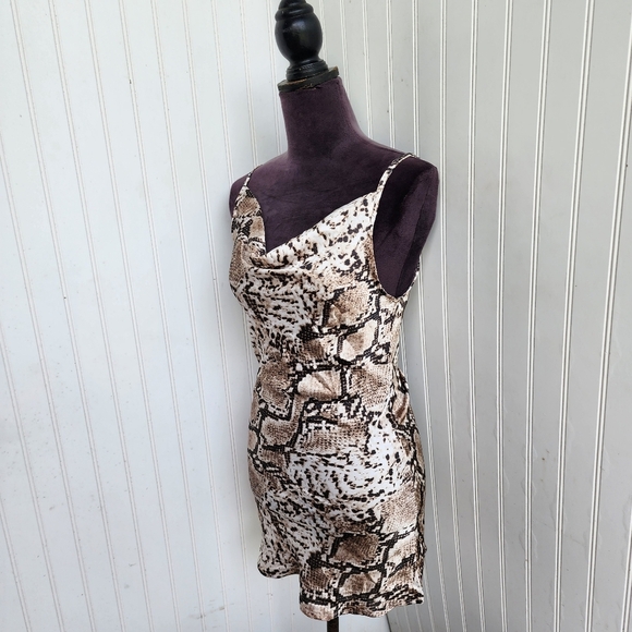NWT Zaful Women's Sleeveless Sundress Snake Print Satin Mini Dress Brown Sz S - Picture 2 of 13